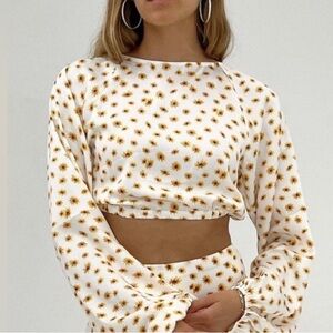 WeWoreWhat NWTWhite Floral Open-Back Crop Top